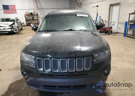 2016 Jeep Compass Latitude z USA, uszkodzony, nr VIN 1C4NJDEB9GD712661